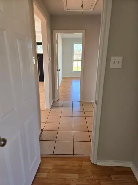 Entry Way - 604 E South St, Itasca, TX 76055 photo 1 of 1
