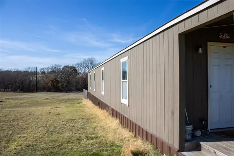 145 Firefly Dr, Springtown, TX 76082 photo 3
