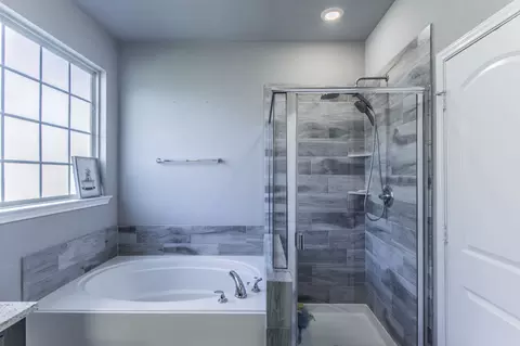 Bath - 3113 Samson Dr, Lorena, TX 76655 photo 2 of 5