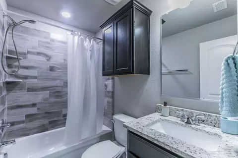 Bath - 3113 Samson Dr, Lorena, TX 76655 photo 3 of 5