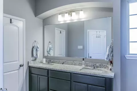 Bath - 3113 Samson Dr, Lorena, TX 76655 photo 1 of 5