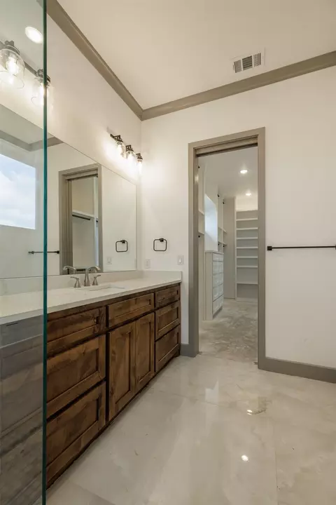 Bath - 4112 County Road 1098, Celeste, TX 75423 photo 3 of 5