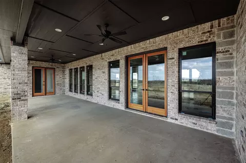 Exterior - 4112 County Road 1098, Celeste, TX 75423 photo 5 of 11