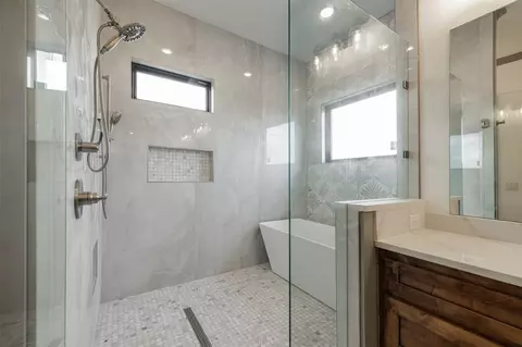 Bath - 4112 County Road 1098, Celeste, TX 75423 photo 2 of 5