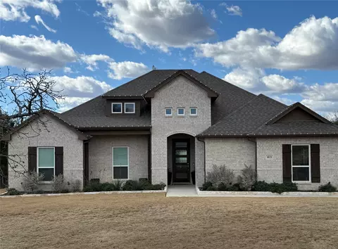 1021 Churchill Ln, Millsap, TX 76066