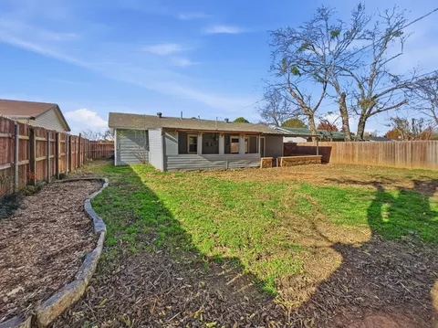 Exterior - 602 N Ector Dr, Euless, TX 76039 photo 3 of 6