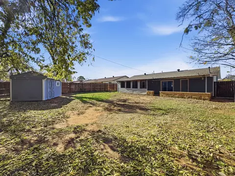 Exterior - 602 N Ector Dr, Euless, TX 76039 photo 4 of 6