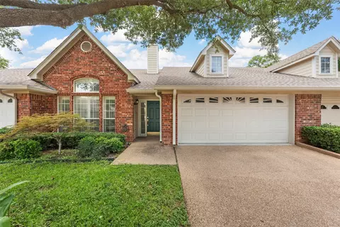95 Village Cir, Waco, TX 76710