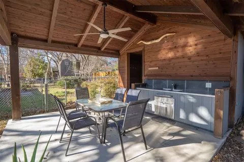 9551 E Lake Highlands Dr, Dallas, TX 75218