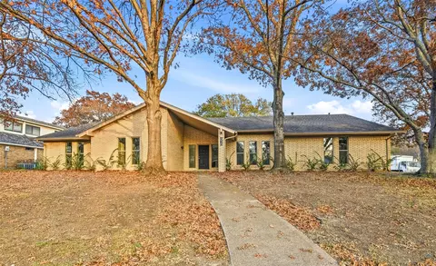 618 Green Hills Ct, Duncanville, TX 75137
