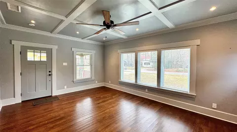Living - 218 Elm Dr, Terrell, TX 75160 photo 2 of 5