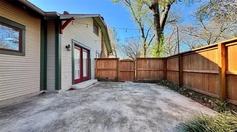 Exterior - 218 Elm Dr, Terrell, TX 75160 photo 7 of 9