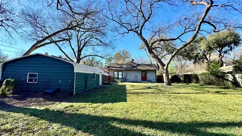 Exterior - 218 Elm Dr, Terrell, TX 75160 photo 5 of 9