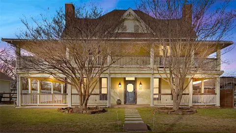 304 N Church St, Pilot Point, TX 76258
