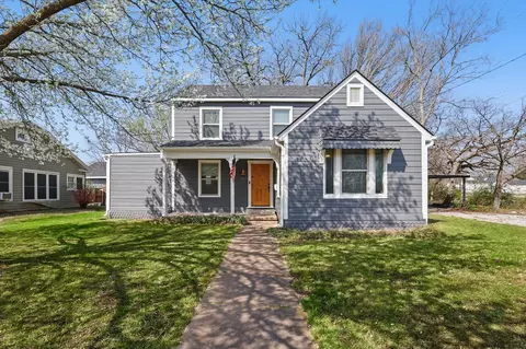 932 N Woods St, Sherman, TX 75092