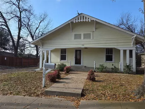 1509 Bois D Arc St, Commerce, TX 75428