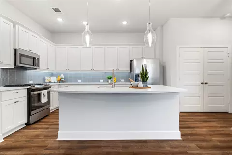 Kitchen - 1000 Lamp Post Ln, Argyle, TX 76226 photo 1 of 3