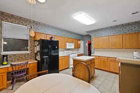 Kitchen - 2127 Rustic Ridge Dr, Keller, TX 76248 photo 1 of 3