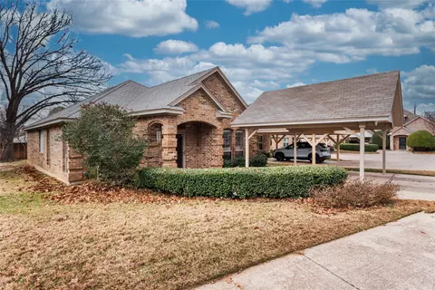 2881 Inniswood Cir, Arlington, TX 76015