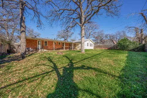 Exterior - 312 Ellen Ave, Hurst, TX 76053 photo 6 of 6