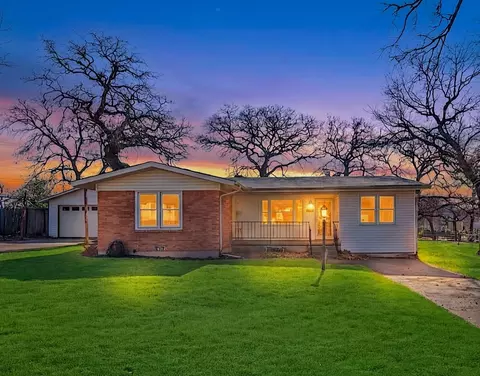 312 Ellen Ave, Hurst, TX 76053