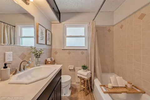 Bath - 312 Ellen Ave, Hurst, TX 76053 photo 1 of 2
