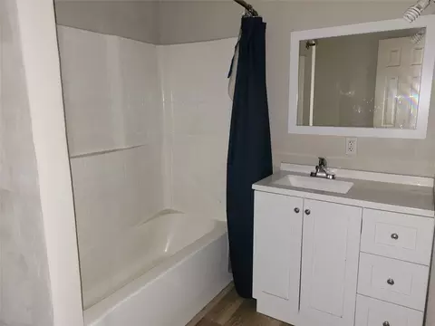 Bath - 5672 E Interstate 30, Campbell, TX 75422 photo 2 of 4
