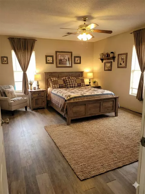 Bedroom - 5672 E Interstate 30, Campbell, TX 75422 photo 2 of 2