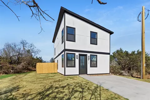 2204 Cedarwood Trl, Granbury, TX 76048