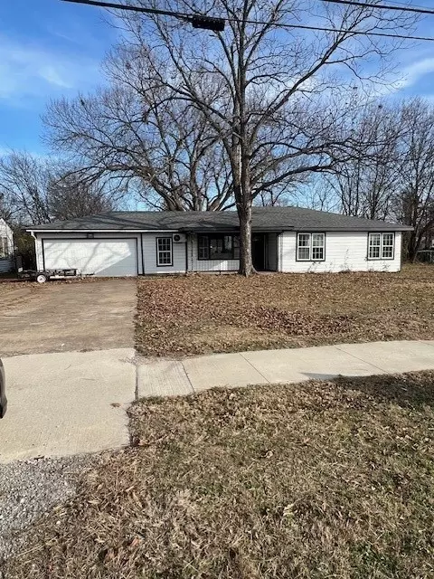 718 N Union St, Whitesboro, TX 76273