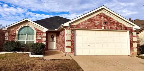 8963 Winding River Dr, Fort Worth, TX 76118