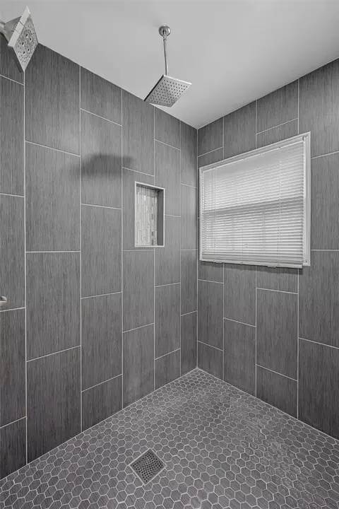 Bath - 3104 Fadal Ave, Waco, TX 76708 photo 2 of 3