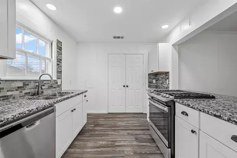 Kitchen - 3104 Fadal Ave, Waco, TX 76708 photo 1 of 2