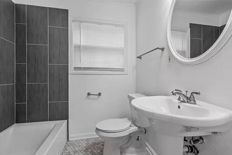 Bath - 3104 Fadal Ave, Waco, TX 76708 photo 3 of 3