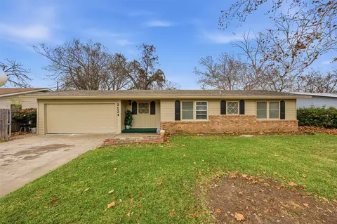 2524 S 27th St, Waco, TX 76706