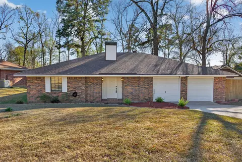 8204 Heatherbrook Cir, Haughton, LA 71037