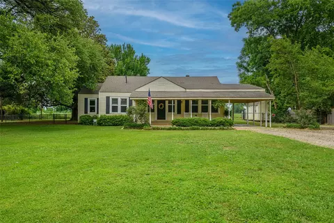 208 Louisiana St, Belcher, LA 71004