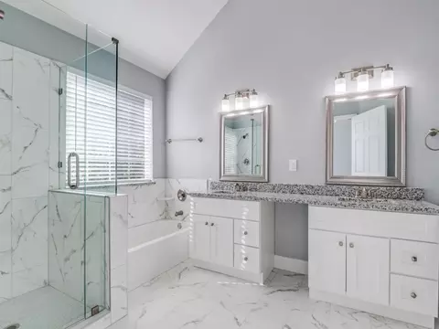 Bath - 5810 Kittyhawk Dr, Rowlett, TX 75089 photo 2 of 3