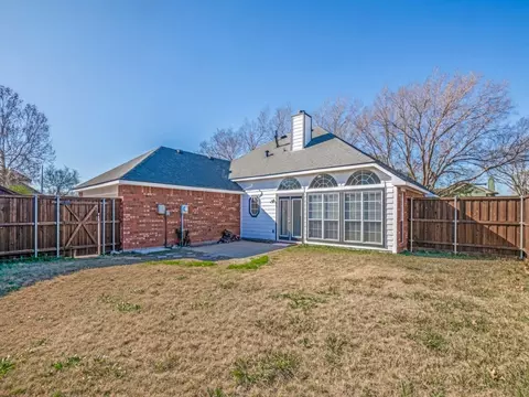 Exterior - 5810 Kittyhawk Dr, Rowlett, TX 75089 photo 2 of 3