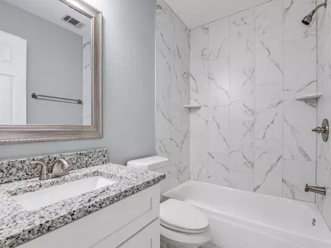 Bath - 5810 Kittyhawk Dr, Rowlett, TX 75089 photo 3 of 3