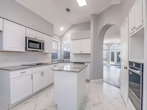 Kitchen - 5810 Kittyhawk Dr, Rowlett, TX 75089 photo 2 of 5