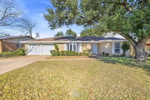 1316 Pinehurst Dr, Fort Worth, TX 76134
