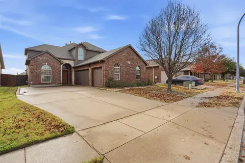 2268 Laurel Forest Dr, Fort Worth, TX 76177