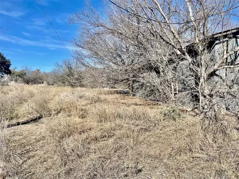 Exterior - 1306 E Central, Comanche, TX 76442 photo 4 of 5