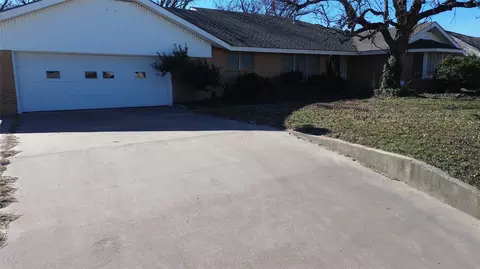 Exterior - 1306 E Central, Comanche, TX 76442 photo 2 of 5