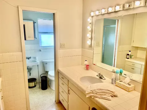 Bath - 1306 E Central, Comanche, TX 76442 photo 2 of 2