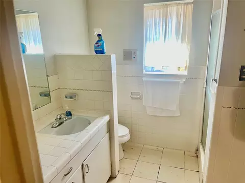 Bath - 1306 E Central, Comanche, TX 76442 photo 1 of 2