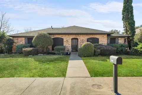 1954 Chesham Dr, Carrollton, TX 75007