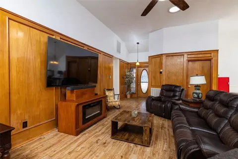 4150 Cedar Dr, Grapevine, TX 76051 photo 5