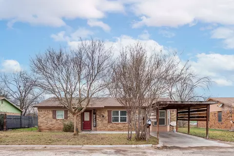 105 State, Brady, TX 76825